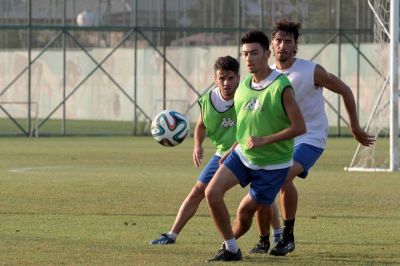 “Bakı”da vəziyyət yenidən gərginləşdi: futbolçular məşqə çıxmaqdan imtina etdilər