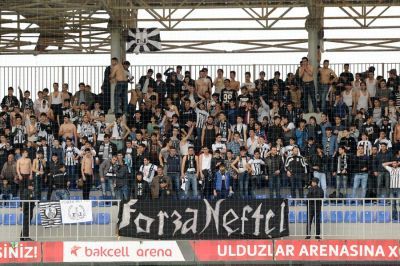 “Neftçi” azarkeşləri acıq edib “İnter Arena”nı tərk edirlər