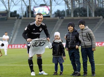 Maksim Medvedev 400-cü oyununa övladları ilə çıxdı