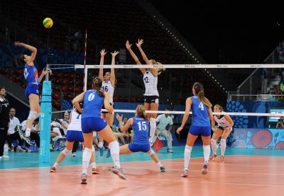 “Bakı-2015”: Voleybolçularımız ilk oyununda qələbə qazandı (Yenilənib)