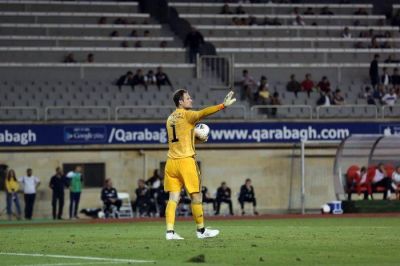 “Qarabağ”ın qapıçısı ölkəsinin rəmzi komandasında