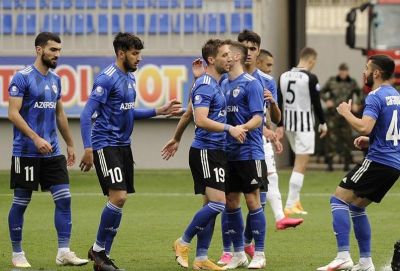 Səfərdə 500-cü qol və üç rekord