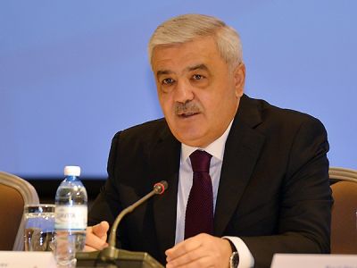 Rövnəq Abdullayev: “Millimiz zəiflər arasında qazandığı şansı dəyərləndirə bilmədi”