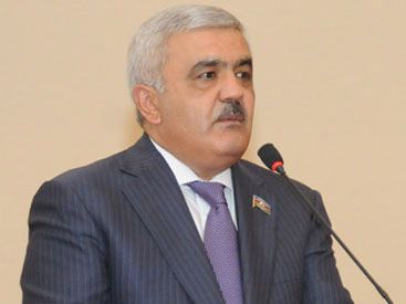 Rövnəq Abdullayev: “Heç kim bu zülmün altına girmək istəmir”