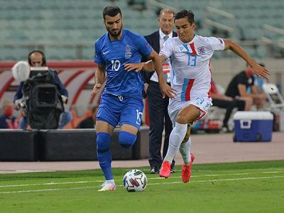 UEFA Mahir Emrelini cəzalandırdı