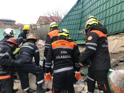 Novxanıda Vüqar Həşimovun valideynlərinin evində partlayış olub