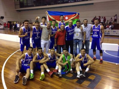 Gənc basketbolçularımızdan tarixi uğur