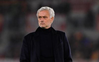 “Roma” Mourinyonu istefaya göndərdi