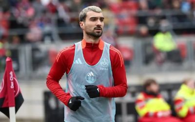 Kloze Emrelidən narazıdır