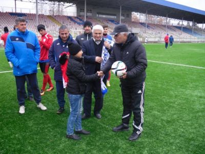 “Turan Tovuz”dan alqışlanası addım: 11 yaşlı Uğur komandanın məşqində