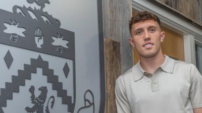 “Bernli”ni “Vest Bromviç”ə dəyişdi