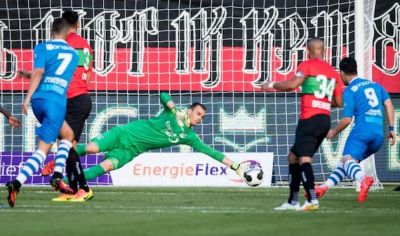 Hollandiya çempionatının açılış oyununda qalib aşkarlanmadı