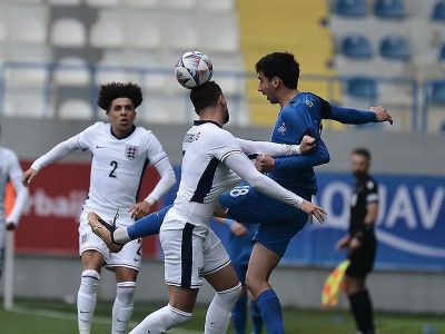 U-21 millimiz İngiltərəyə böyük hesabla uduzdu