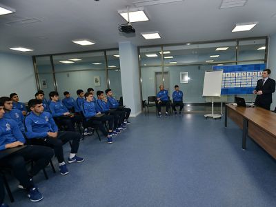 Milli üzvləri ilə görüş: AFFA gəncləri danışılmış oyunlardan çəkindirir