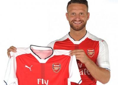 “Valensiya”nın müdafiəçisi “Arsenal”da