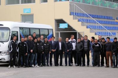 “Neftçi”dən Uşaq Futbol məktəbinə yeni il hədiyyəsi