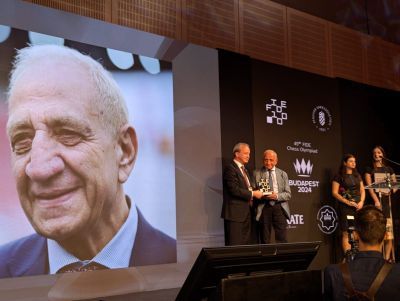 FIDE Faiq Həsənovu mükafatlandırdı