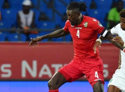 Adebayor İstanbul klubu ilə anlaşdı