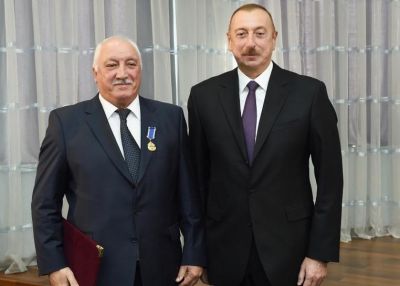 Prezident Mircavadovu mükafatlandırdı