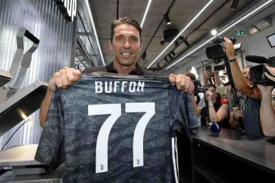 Canluici Buffon nömrəsini seçdi