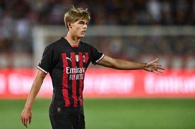 De Ketelar “Milan”ı tərk etməyəcək