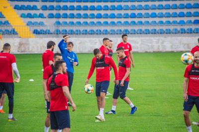 Millimiz Macarıstanla oyunun hazırlığına 8 futbolçu ilə başlayacaq