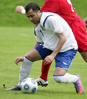 Vaqif Sadıqov 2 yerli futbolçunu sınaqdan keçirir