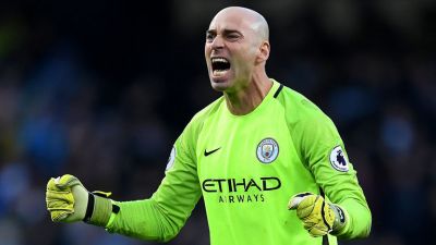 “Çelsi” 35 yaşlı qapıçını transfer etmək istəyir