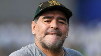 Maradona istefa verdi