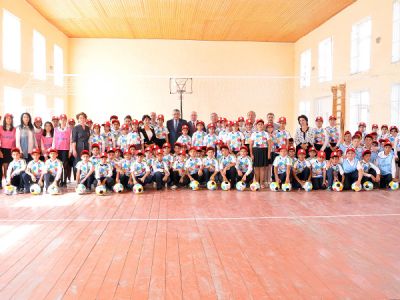 Şuşadan olan uşaqlar üçün futbol bayramı (FOTO)