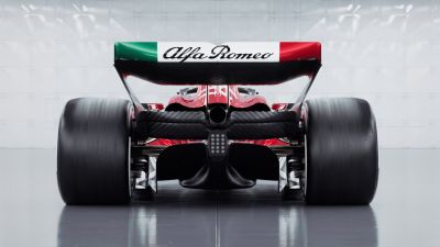“Alfa Romeo” yeni mövsüm üçün avtomobilini təqdim etdi