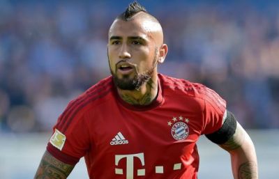 Çili millisi Arturo Vidalla sevindi