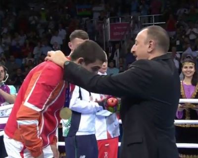 “Bakı-2015”: Hər 3 boksçumuza qızıl medalı İlham Əliyev təqdim etdi
