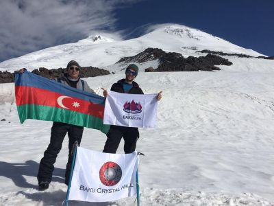 Olimpiadanın bayrağı Elbrus zirvəsində FOTO