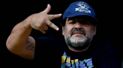 Maradona Boliviya millisini çalışdıra bilər