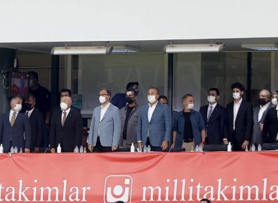 Çavuşoğlu millimizin oyununda