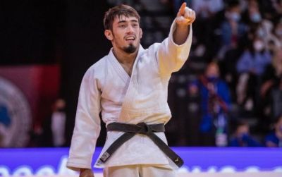 Balabəy Ağayev komanda yoldaşına qalib gəlib bürünc medal qazandı