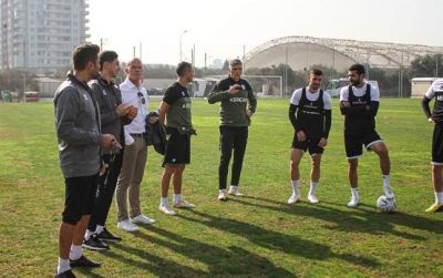 “Neftçi”nin yeni idman direktoru komanda ilə görüşdü