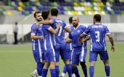 II Liqa klubu 10 futbolçusunu ilə vidalaşdı