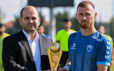 PFL ayın ən yaxşı qolunun müəllifini mükafatlandırdı