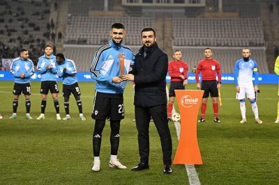 PFL Toral Bayramovu mükafatlandırdı