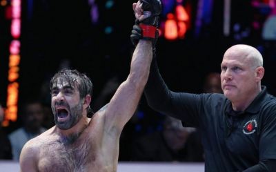 Rafael Ağayev çempionluq kəməri qazandı:
