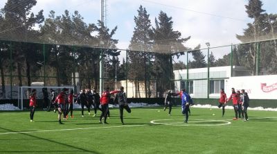 “Qarabağ” “Bakı” ilə oyuna hazırlaşır