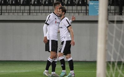 “Neftçi”nin yarımmüdafiəçisindən yubiley qolu