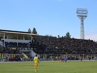 Gəncə şəhər stadionunda yeni projektorlar quraşdırılacaq