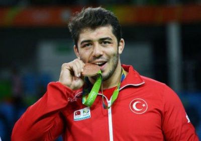Bakıda medal qazanan türkiyəli güləşçi güllələndi