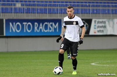 “Neftçi”dən ayrılan futbolçu azarkeşlərlə vidalaşdı