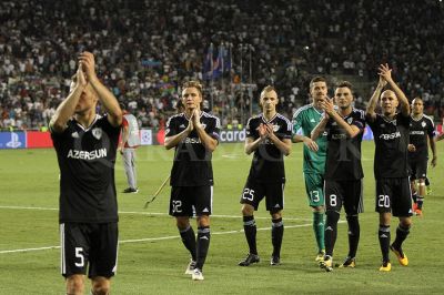 “Qarabağ” 9 futbolçuyla vidalaşdı