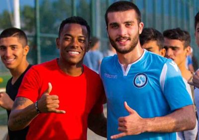 Paytaxt təmsilçisi futbolçusunu icarəyə göndərir
