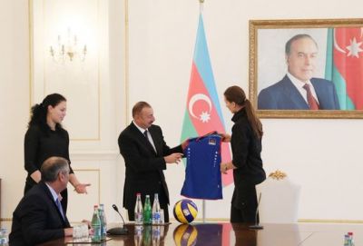 Seçmə oyunlar üçün U-19-un heyəti açıqlandı